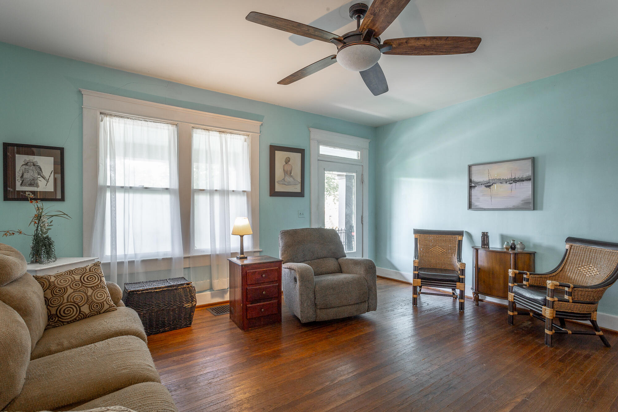 111 Shallowford Road Chattanooga, TN 37404 - Photo 3 of 53 111 Shallowford Rd. HD-13