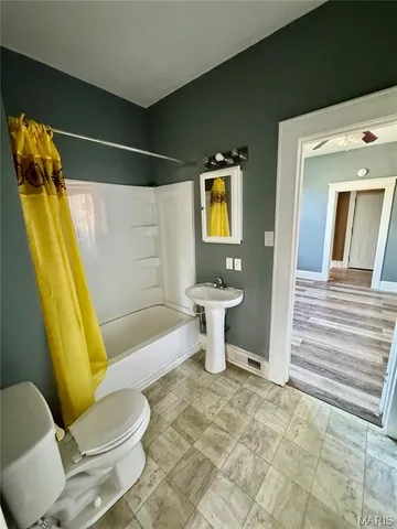 $1,295 | 316 West F Street, Belleville, IL 62220