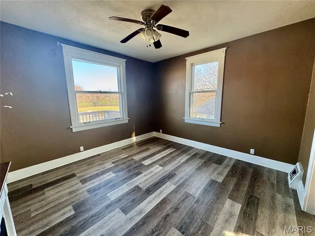 $1,295 | 316 West F Street, Belleville, IL 62220