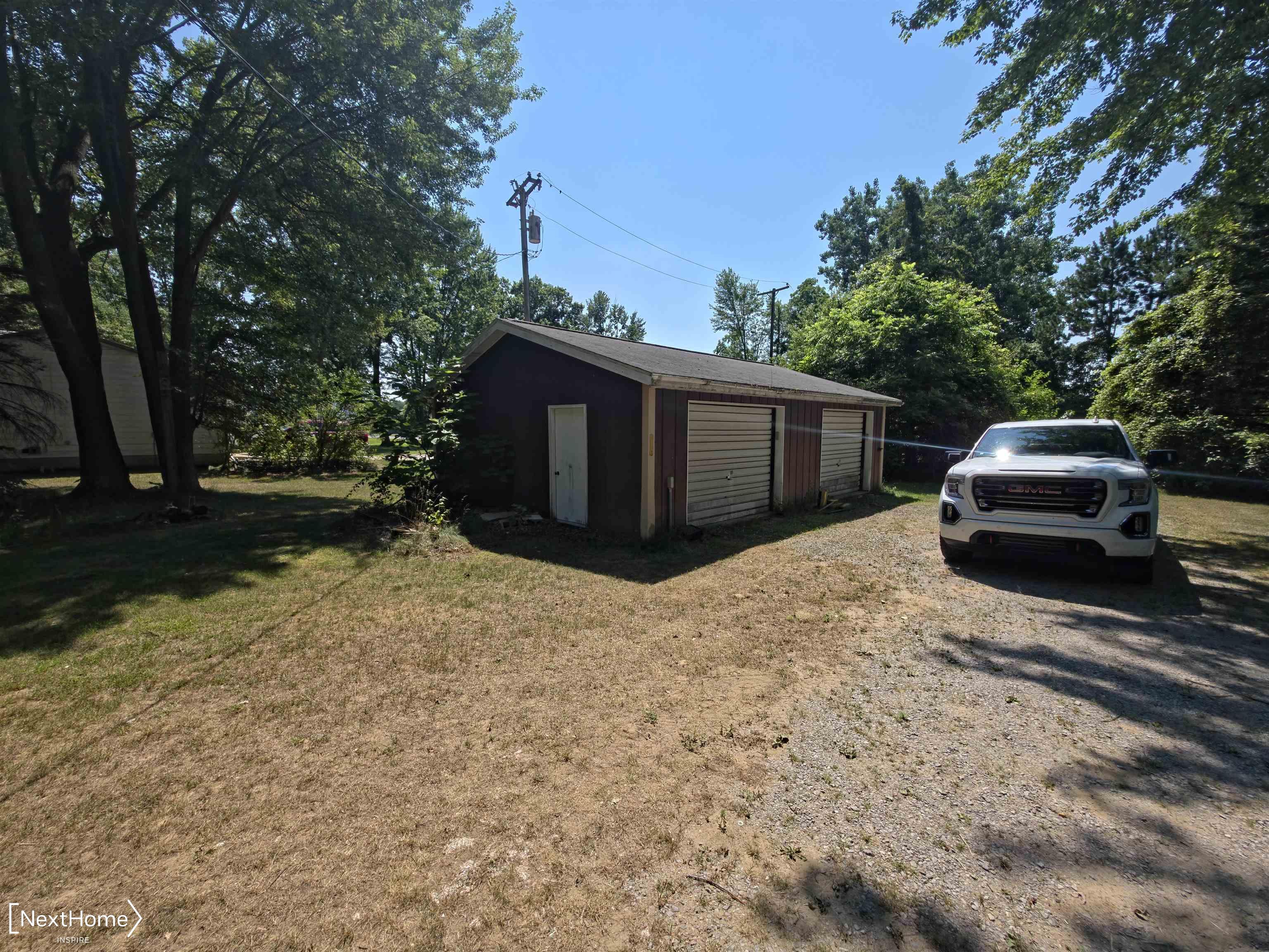 8199 Bray Road Vassar, MI 48768 - Photo 16 of 38