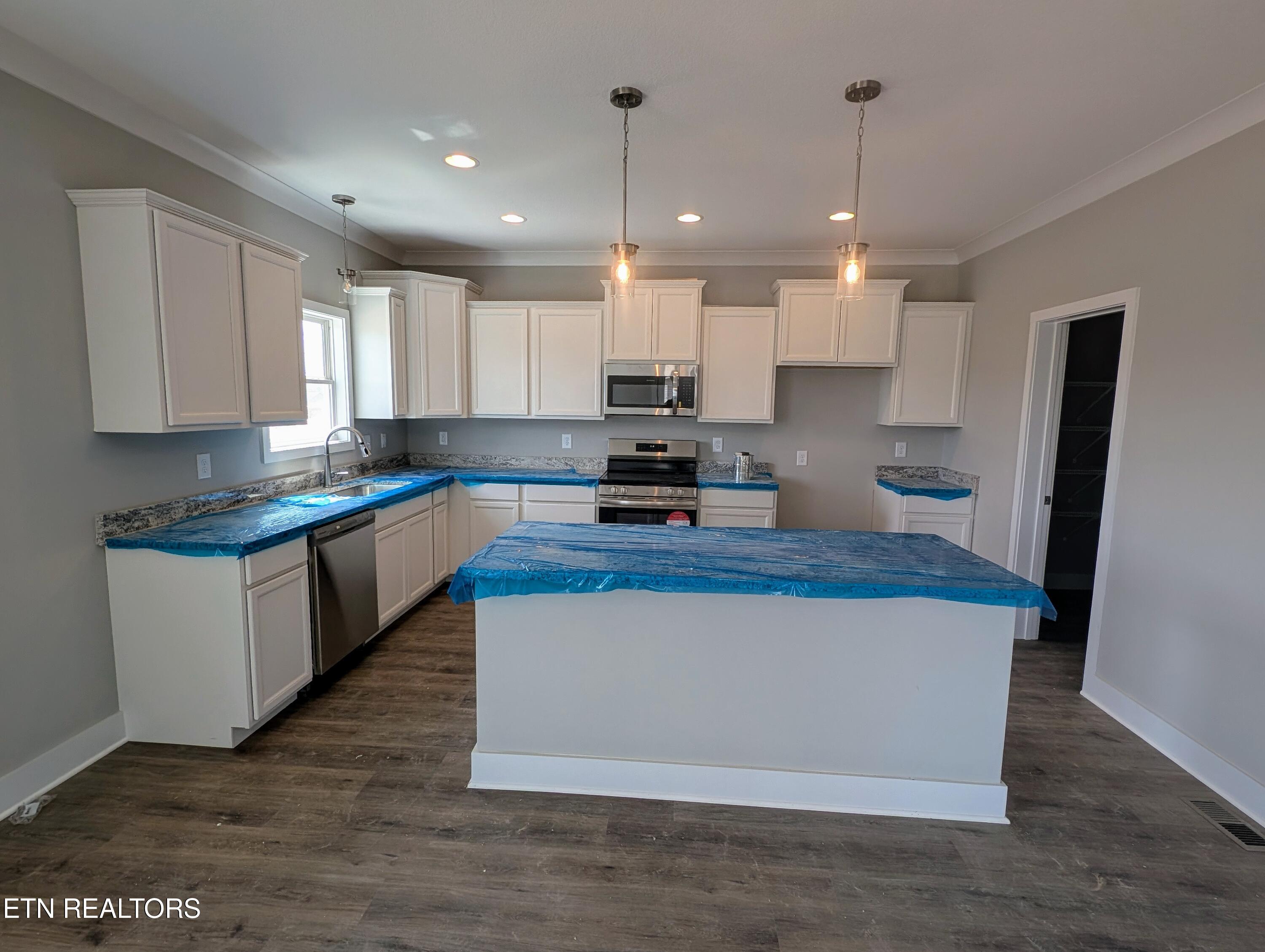 Kitchen with Island