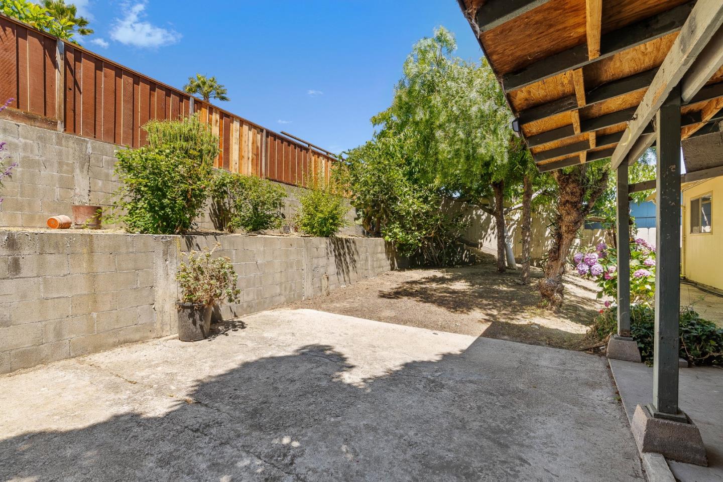 742 Pino Way Salinas, CA 93905 - Photo 18 of 30 a backyard of a house