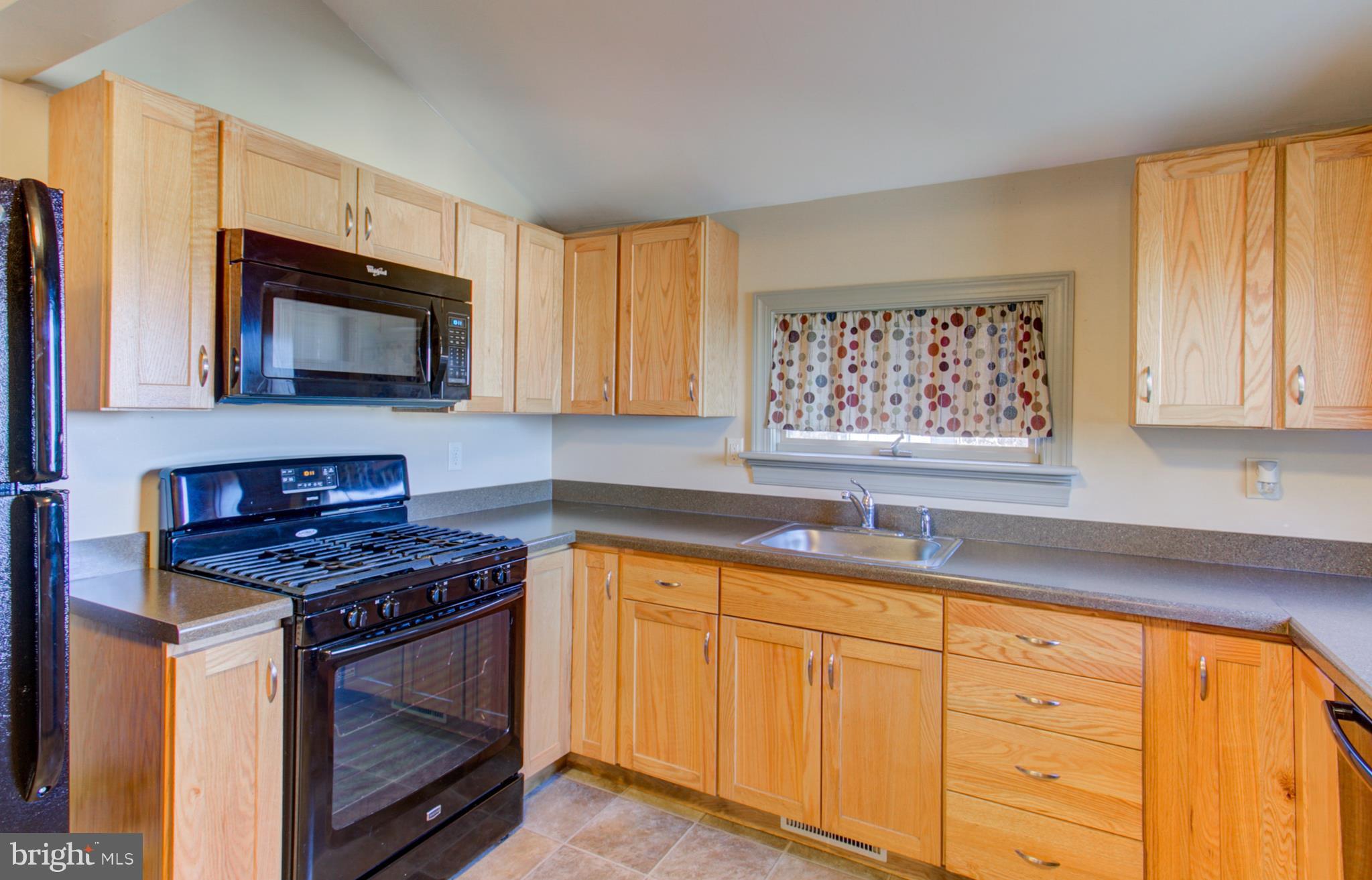 784 Raintree Road Columbia, PA 17512 - Photo 4 of 25 Gallery Image 4