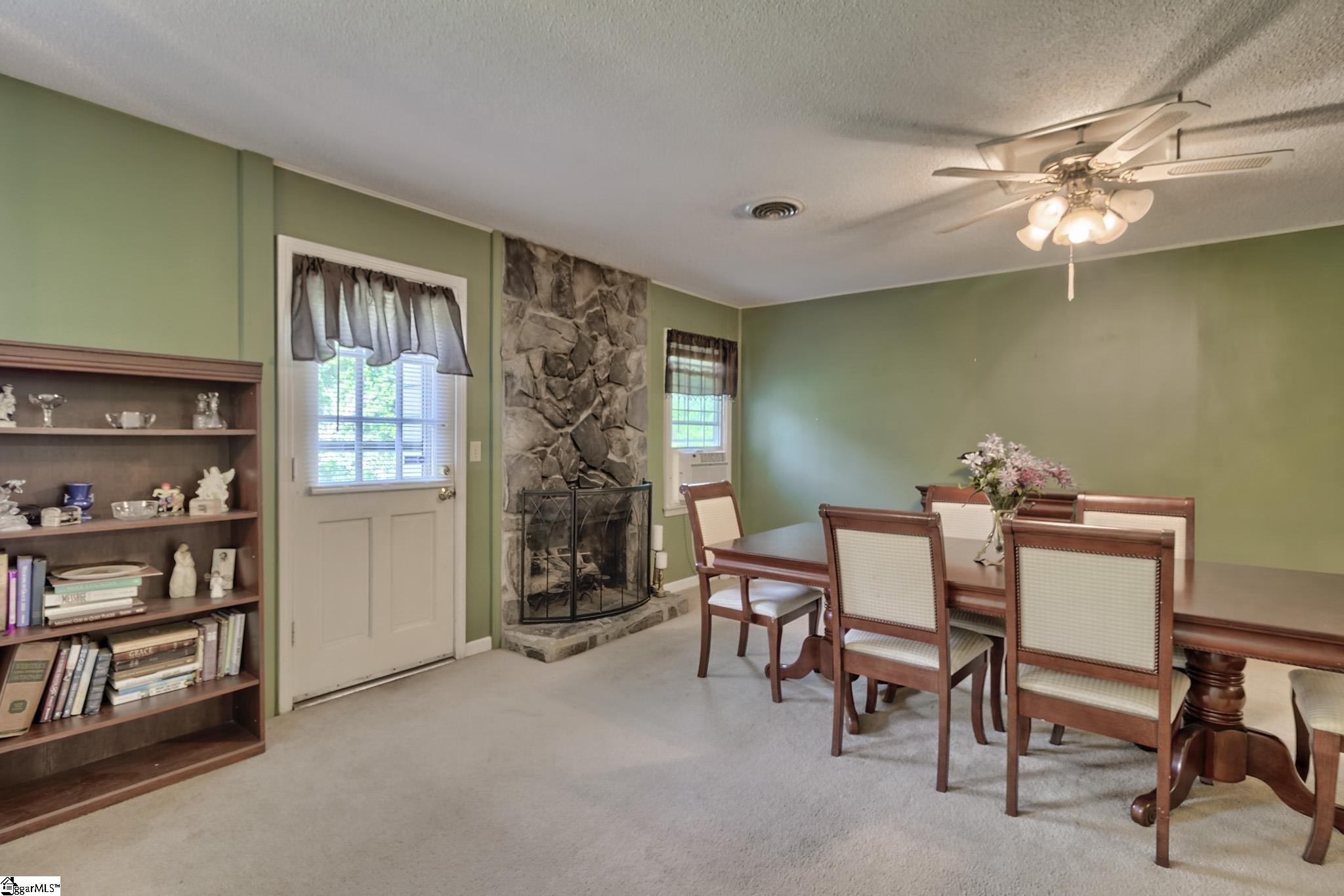 19 Mitchell Road Greenville, SC 29615 - Photo 4 of 21 Gallery Image 4