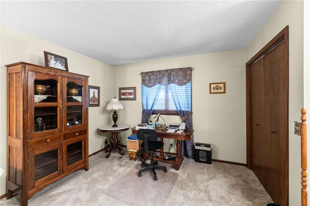 21 West Edwards Street Iola, KS 66749 - Photo 24 of 64