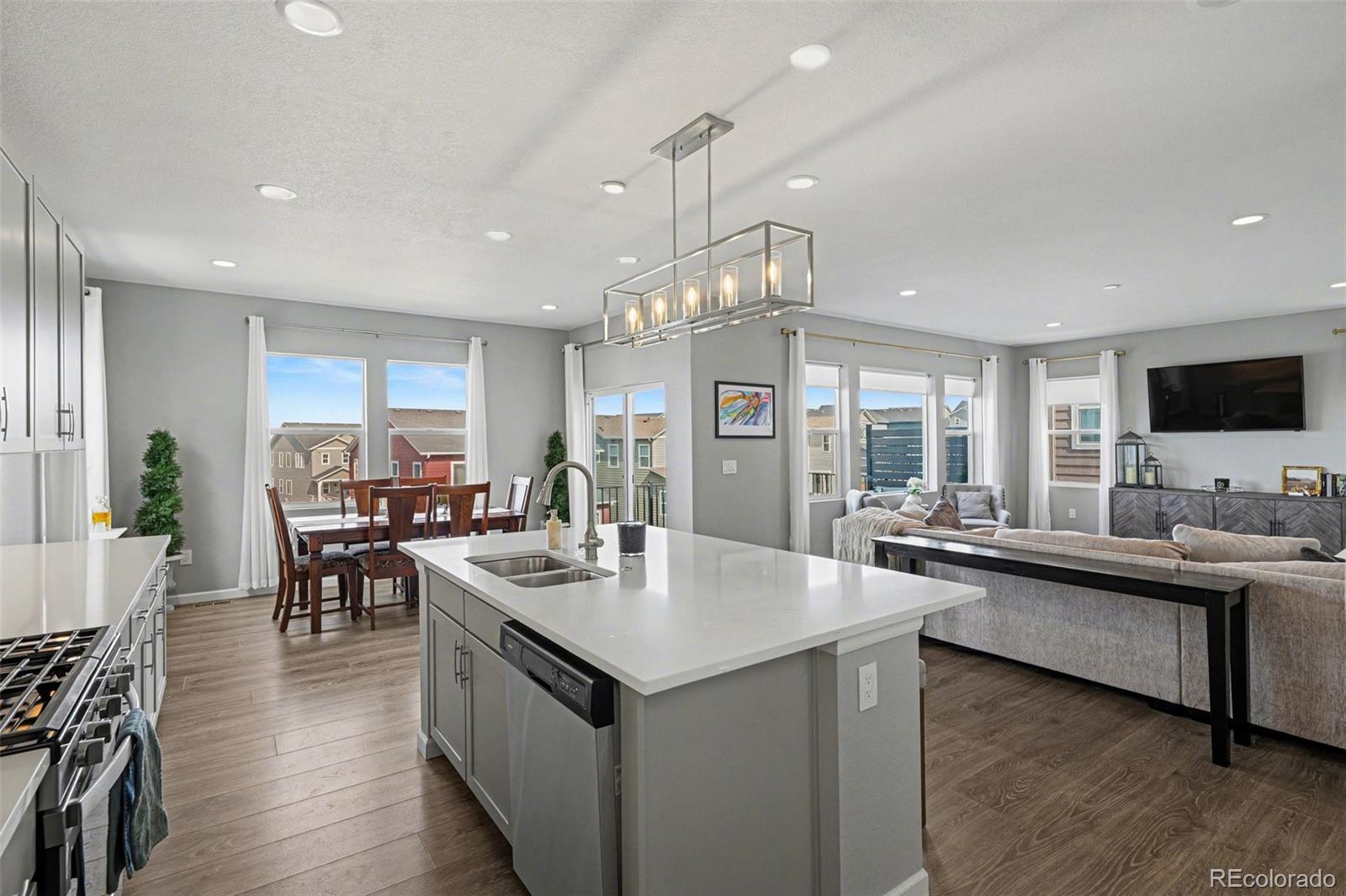 5028 Basalt Ridge Circle Castle Rock, CO 80108 - Photo 9 of 39