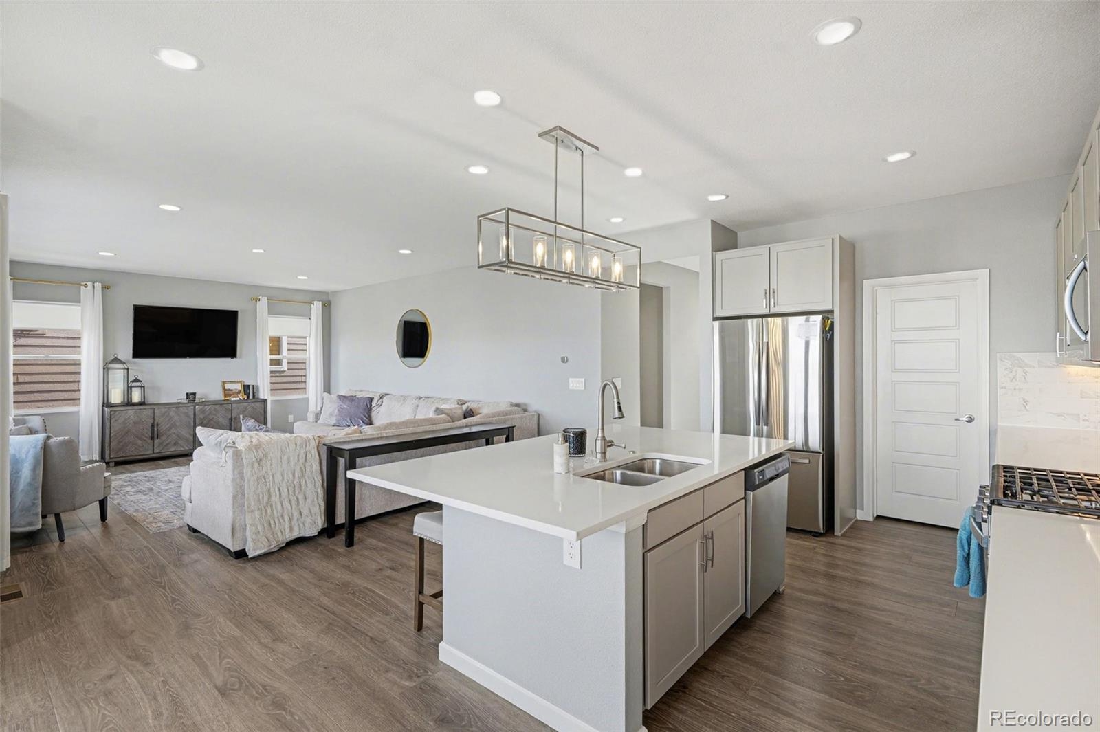 5028 Basalt Ridge Circle Castle Rock, CO 80108 - Photo 10 of 39