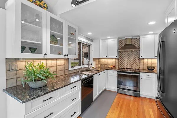 $1,290,000 | 11 Brentwood Way, Ipswich, MA 01938