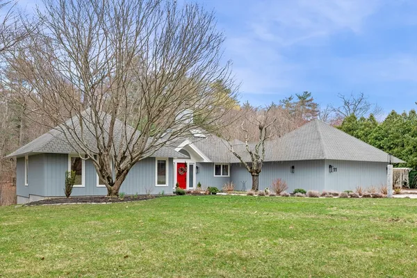 $1,290,000 | 11 Brentwood Way, Ipswich, MA 01938
