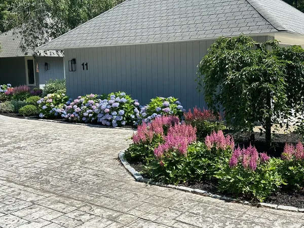 $1,290,000 | 11 Brentwood Way, Ipswich, MA 01938