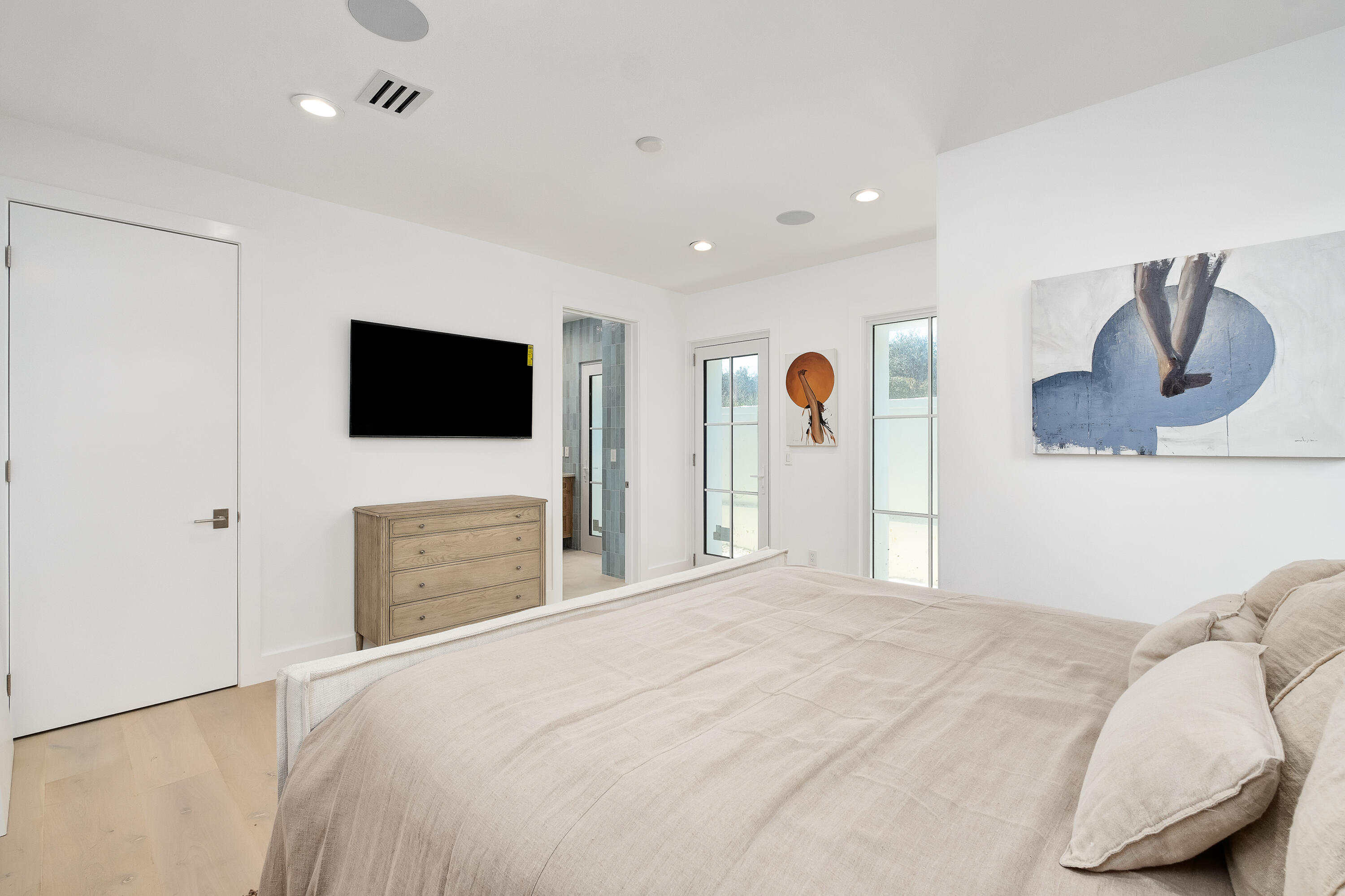 40 Jasmine Circle Santa Rosa Beach, FL 32459 - Photo 37 of 100 a bedroom with a bed and a flat screen tv