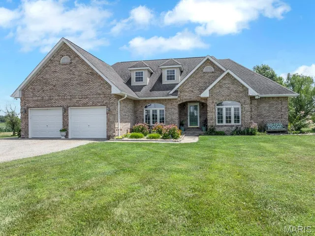 $565,000 | 15856 Wendle Road, Godfrey, IL 62035