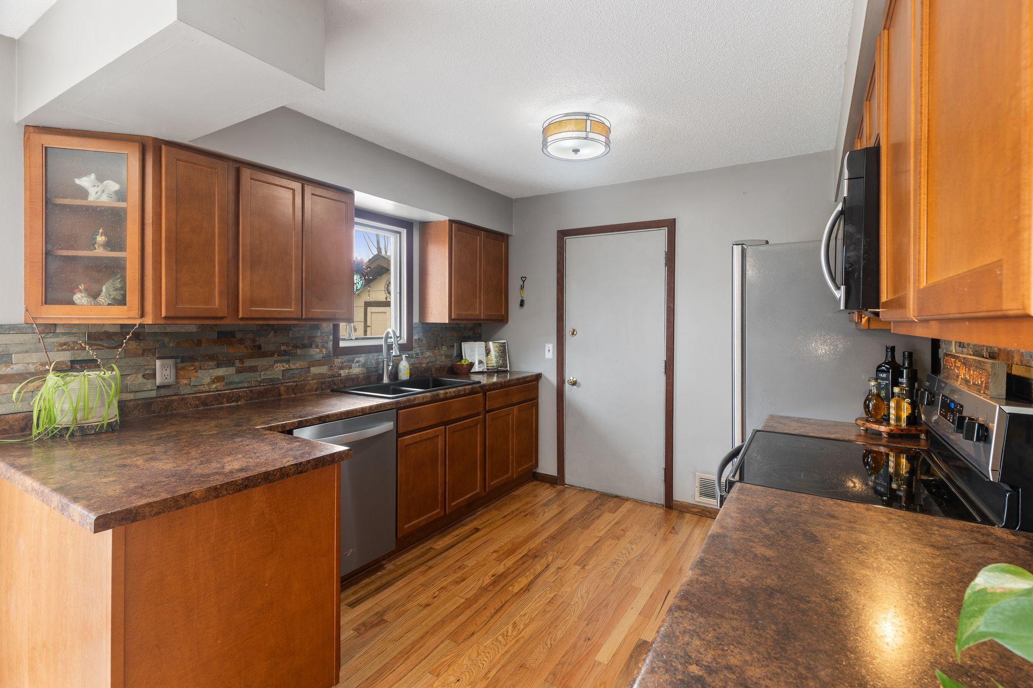 14600 91st Avenue North Maple Grove, MN 55369 - Photo 11 of 34
