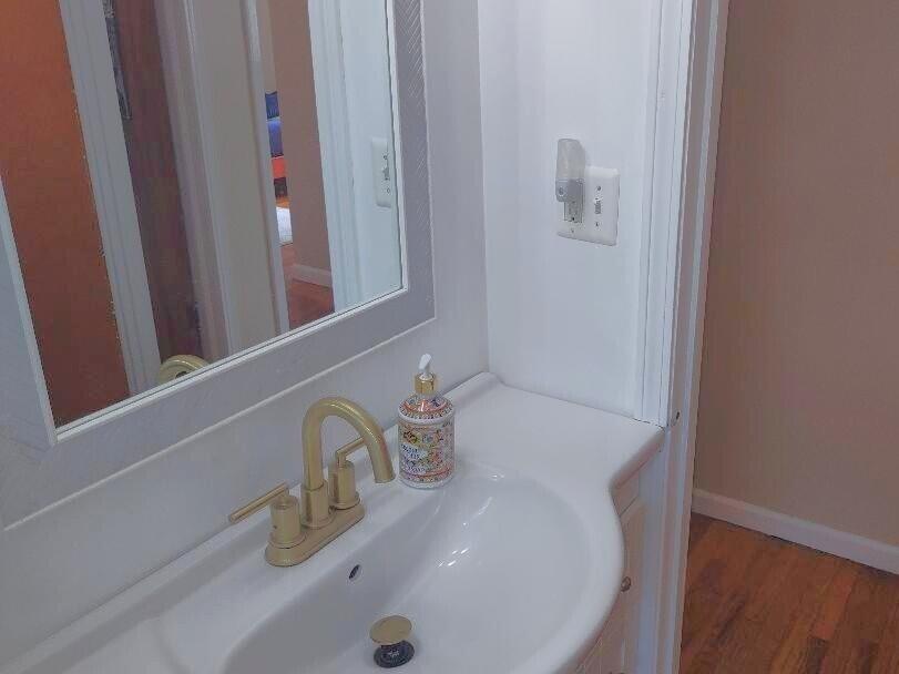 11389 Gold Arbor Road Plymouth, MI 48170 - Photo 21 of 29 Main Bathroom
