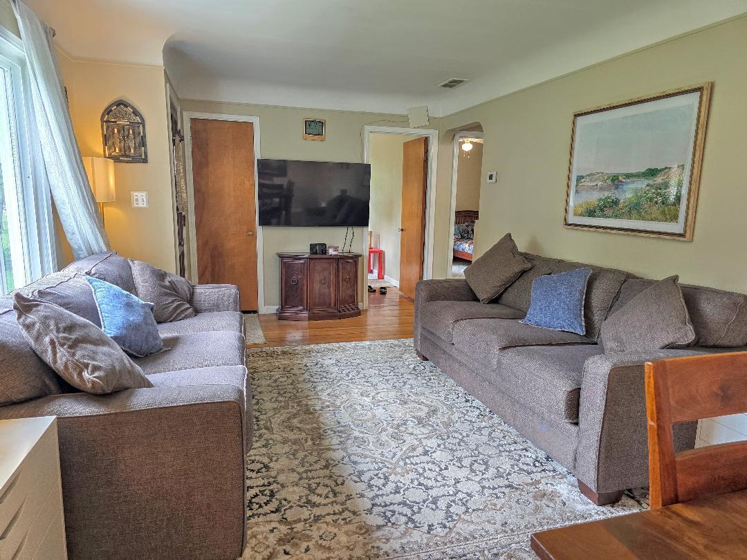 11389 Gold Arbor Road Plymouth, MI 48170 - Photo 10 of 29 Living Room