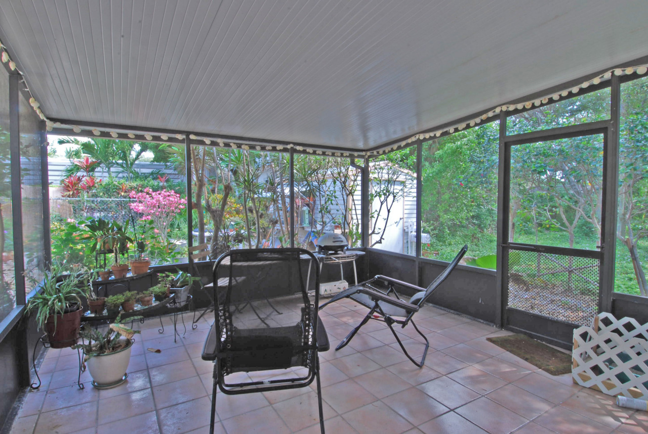 64 Snapper Avenue Key Largo, FL 33037 - Photo 11 of 22 SCREENED PATIO