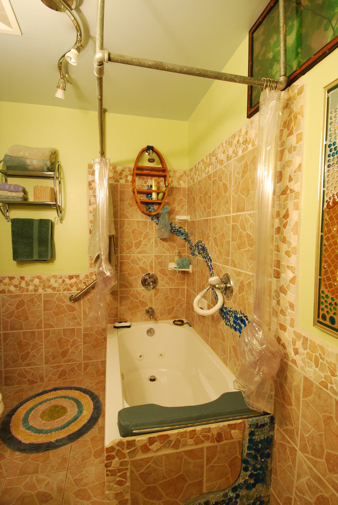 64 Snapper Avenue Key Largo, FL 33037 - Photo 13 of 22 JETTED TUB