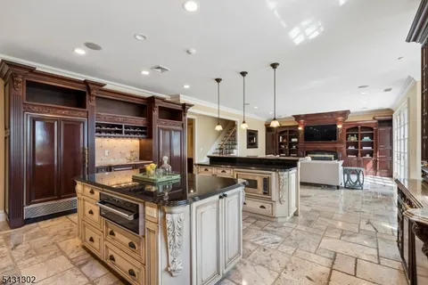 $3,795,000 | 17 Fawn Hill Drive, Morristown, NJ 07960