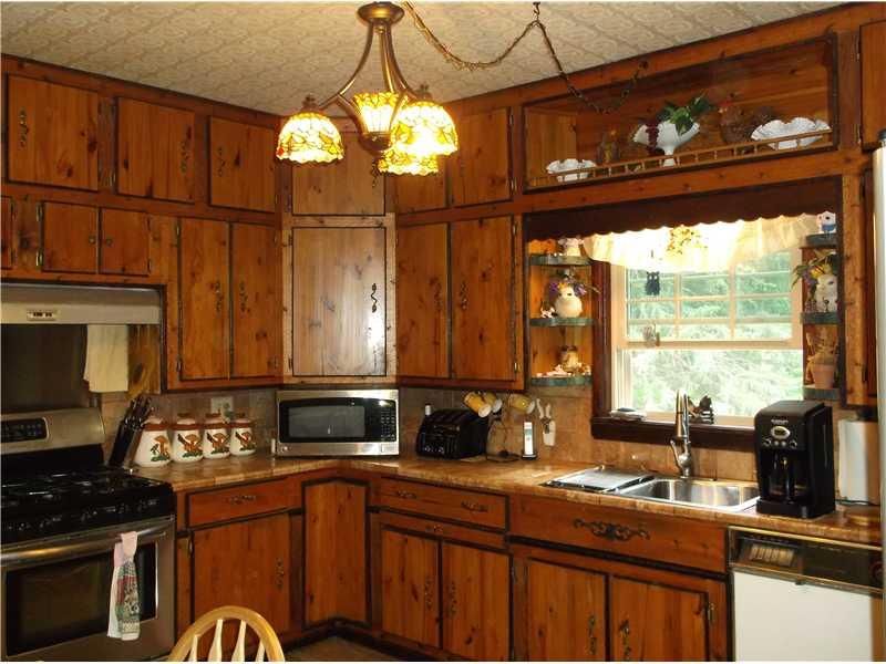 271 Strope Road Aleppo, PA 15310 - Photo 7 of 25 Kitchen. The spacious eat-in kitchen (appliances included)!