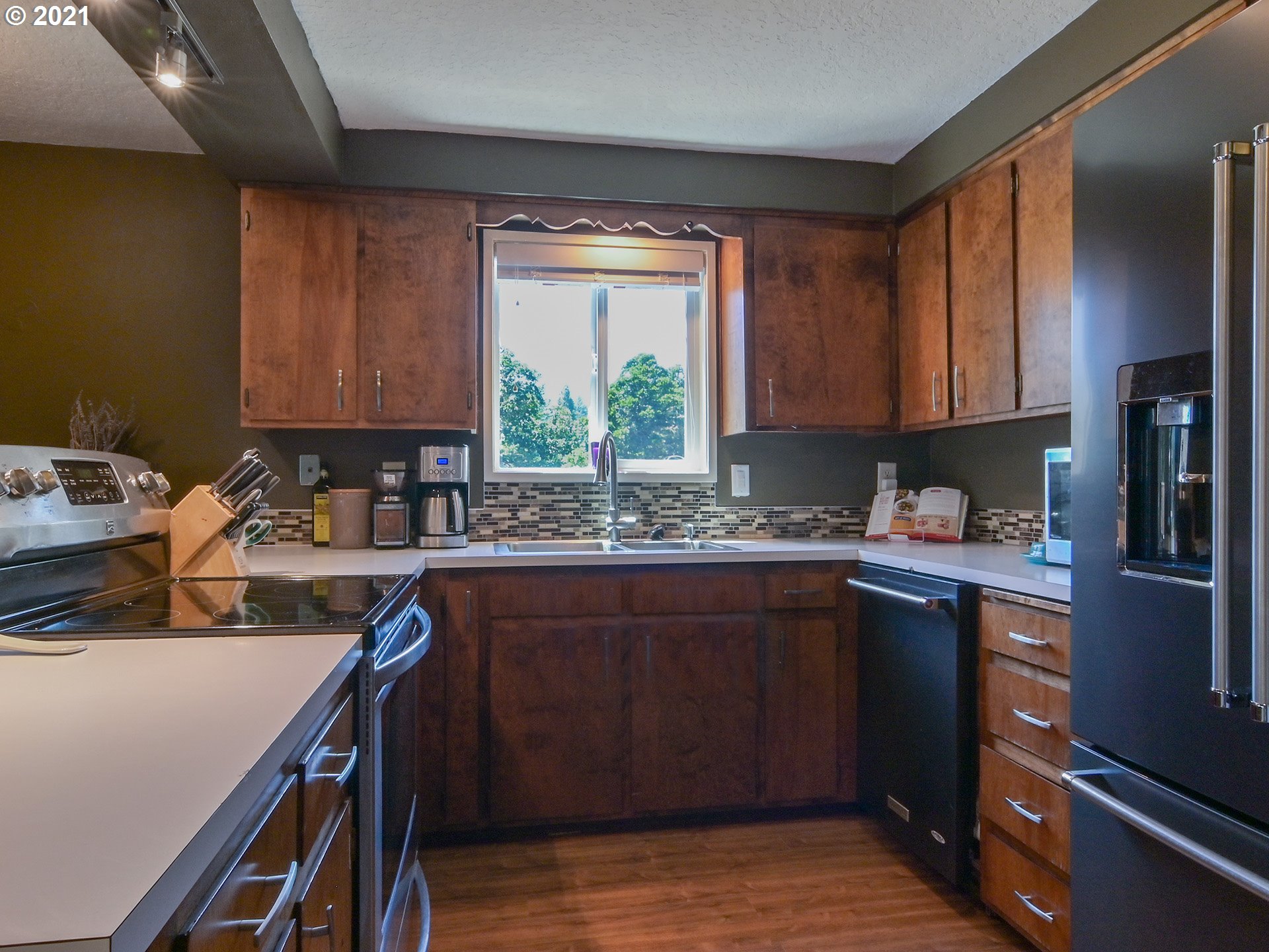 36547 McGowan Creek Road Springfield, OR 97478 - Photo 9 of 30