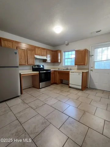 $1,050 | 60 Rainbow Drive, Unit 6, Jacksonville, NC 28546