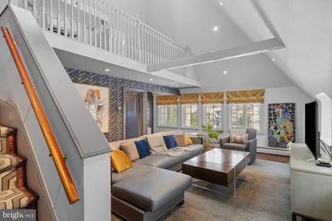 $2,995,000 | 320 Quarry Lane, Haverford, PA 19041