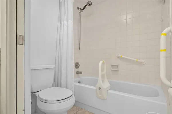 $297,500 | 1703 Pelican Cove Road, Unit 356, Sarasota, FL 34231