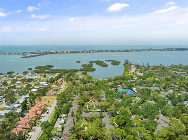 $297,500 | 1703 Pelican Cove Road, Unit 356, Sarasota, FL 34231