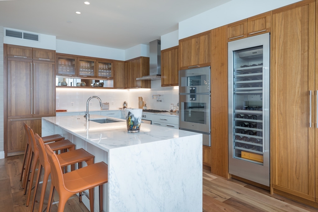 300 Pier 4 Blvd., Unit PHD Boston, MA 02210 - Photo 17 of 33