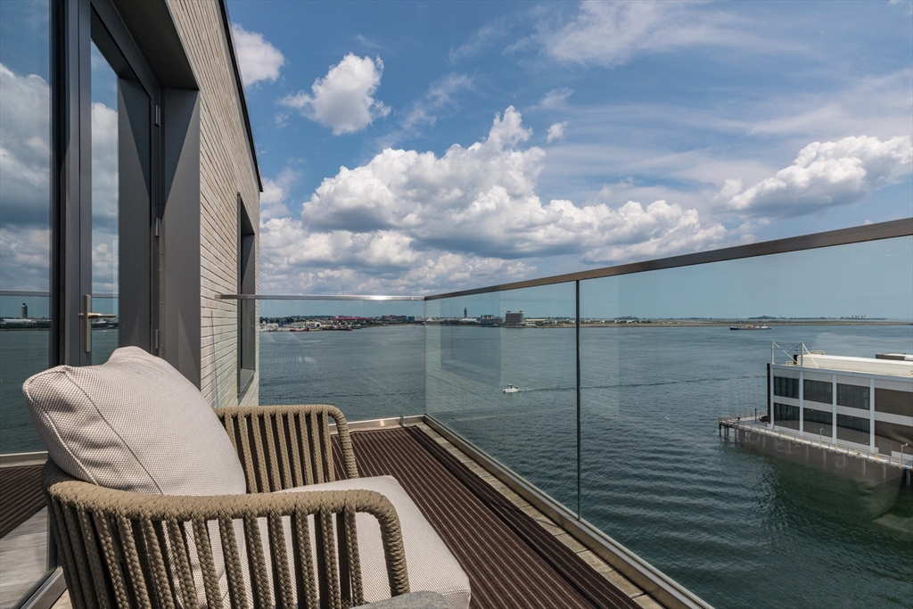 300 Pier 4 Blvd., Unit PHD Boston, MA 02210 - Photo 5 of 33