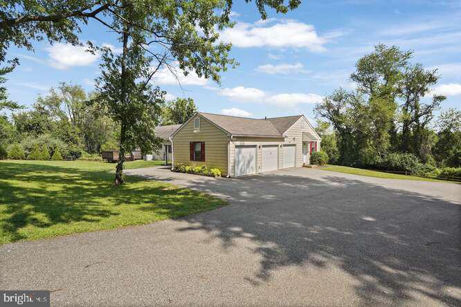 22 Walters Road Glen Mills, PA 19342 - Photo 31 of 36