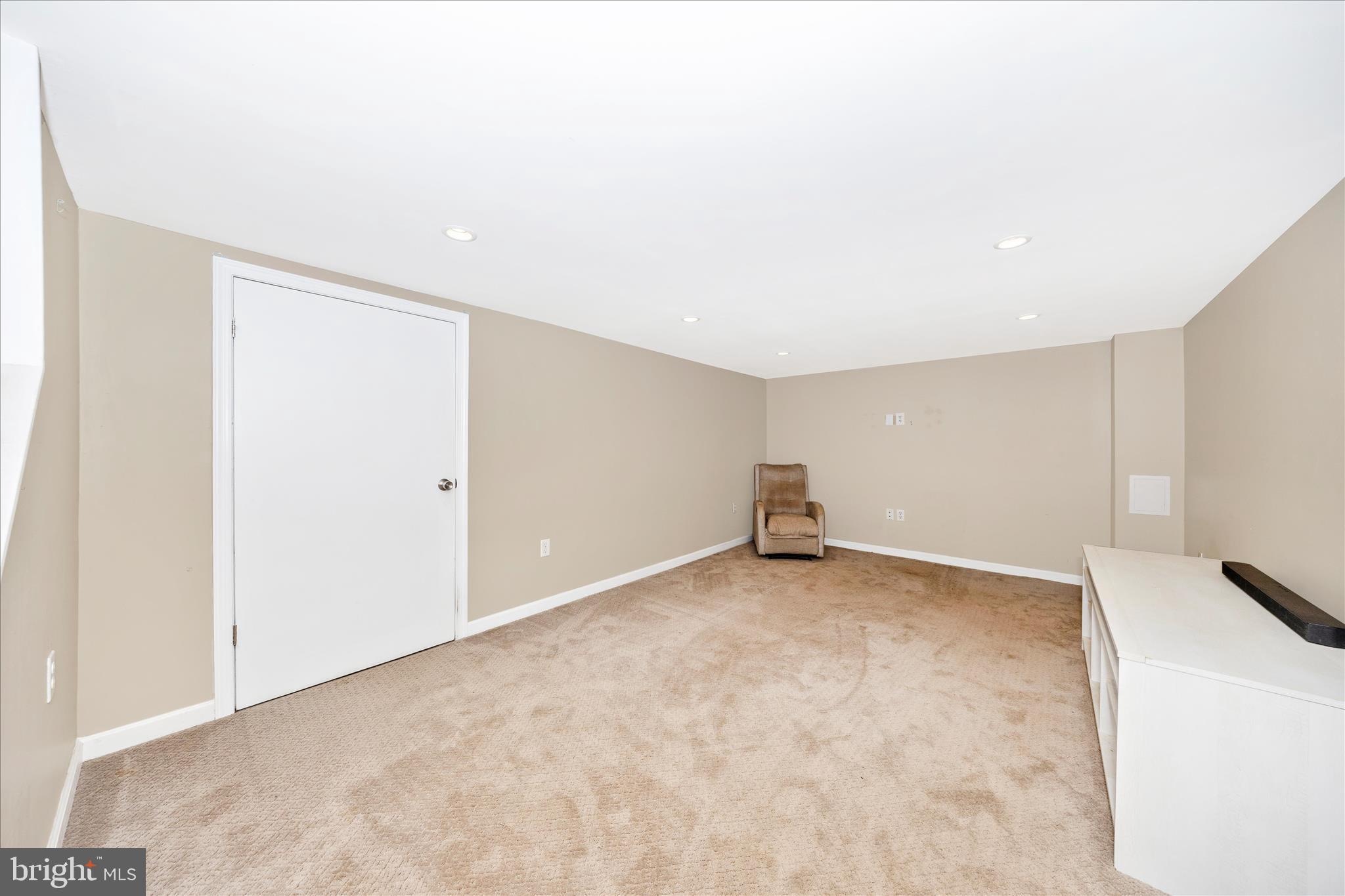 209 Monroe Avenue Frederick, MD 21701 - Photo 38 of 51 Family Room