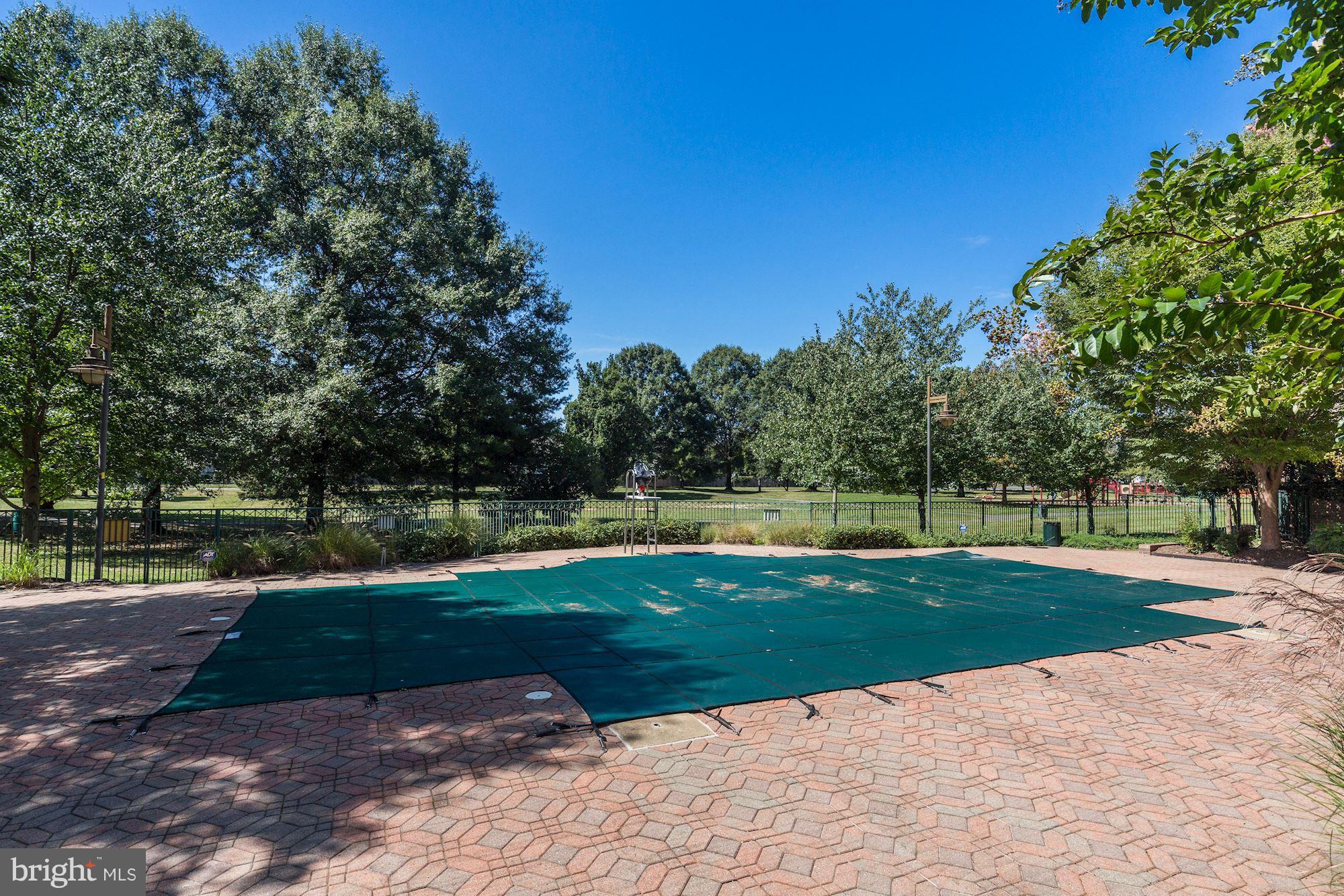 5575 Seminary Road, Unit 308 Falls Church, VA 22041 - Photo 22 of 25 Outdoor swimming pool
