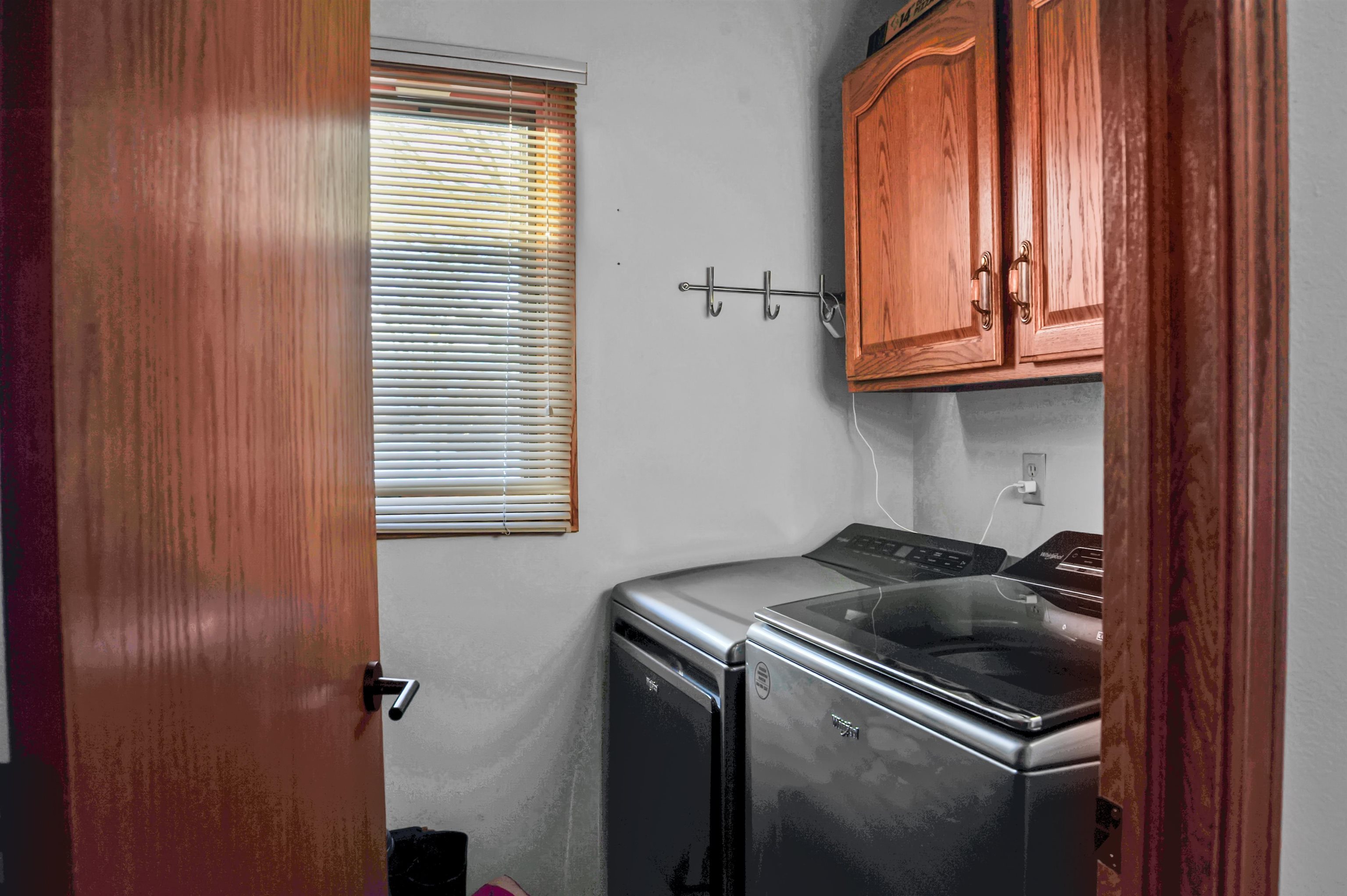6442 Old Hunters Run Rockford, IL 61114 - Photo 16 of 38 a utility room with dryer and washer