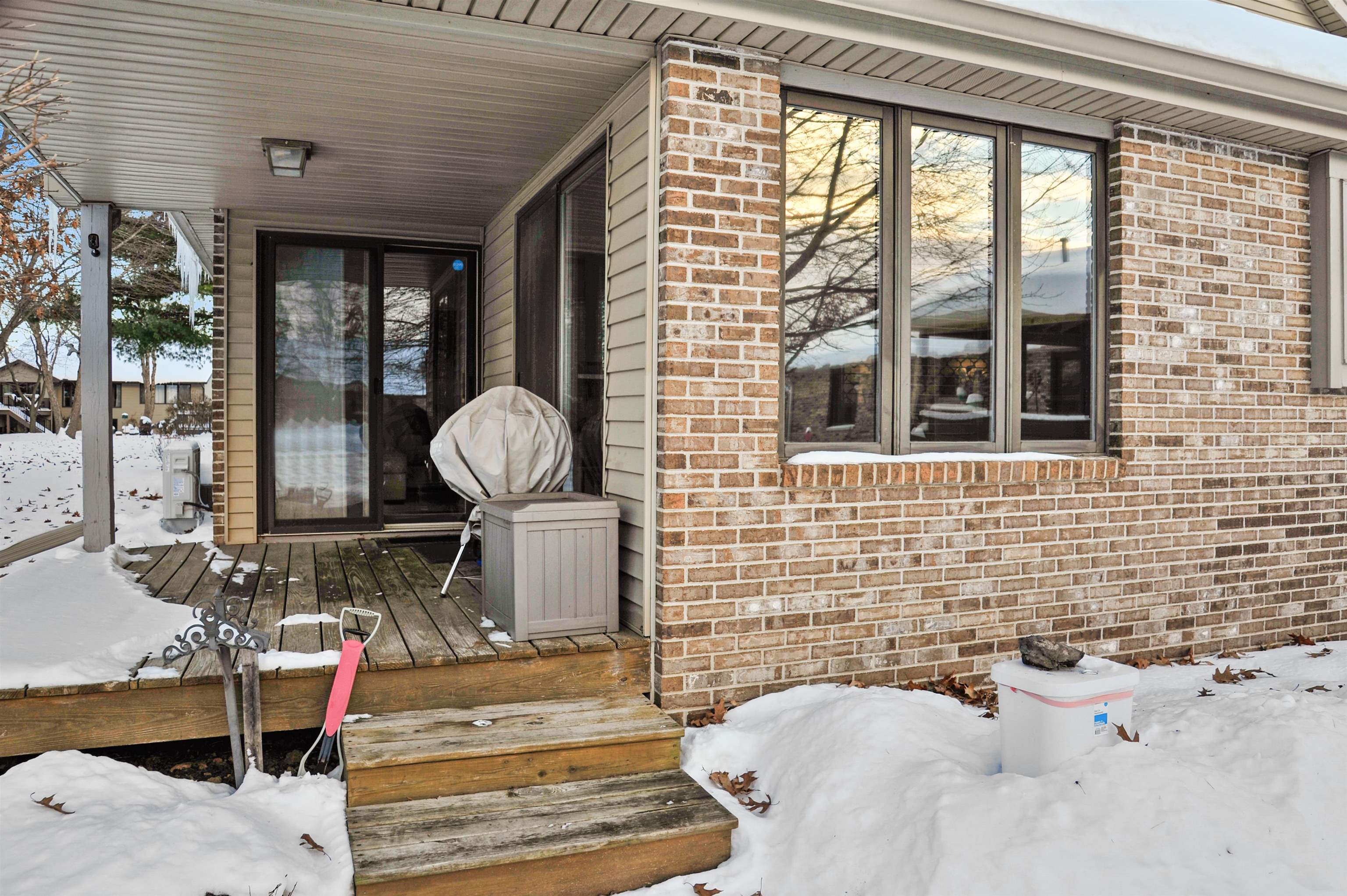 6442 Old Hunters Run Rockford, IL 61114 - Photo 34 of 38 a bedroom with furniture and a window