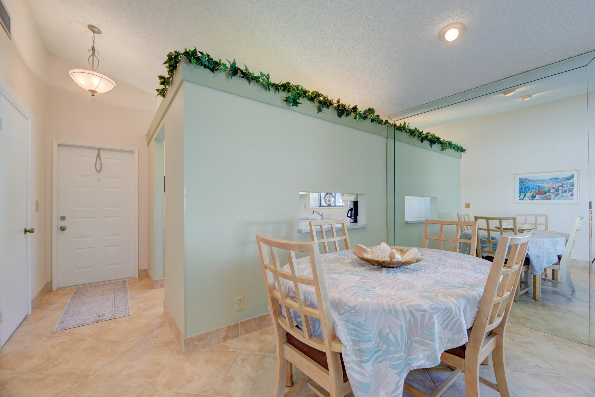 8624 Sunbird Place Boca Raton, FL 33496 - Photo 5 of 45 Photo-13