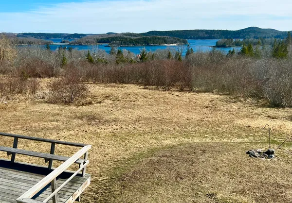 $700,000 | 113 Battle Avenue, Castine, ME 04421