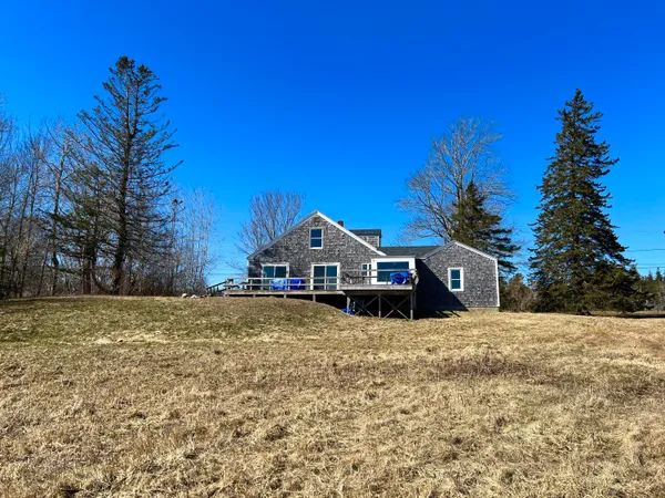 $700,000 | 113 Battle Avenue, Castine, ME 04421