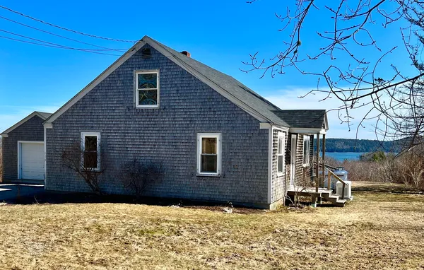 $700,000 | 113 Battle Avenue, Castine, ME 04421