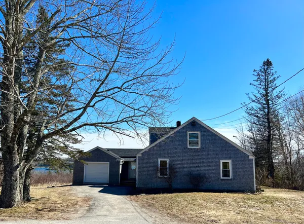 $700,000 | 113 Battle Avenue, Castine, ME 04421