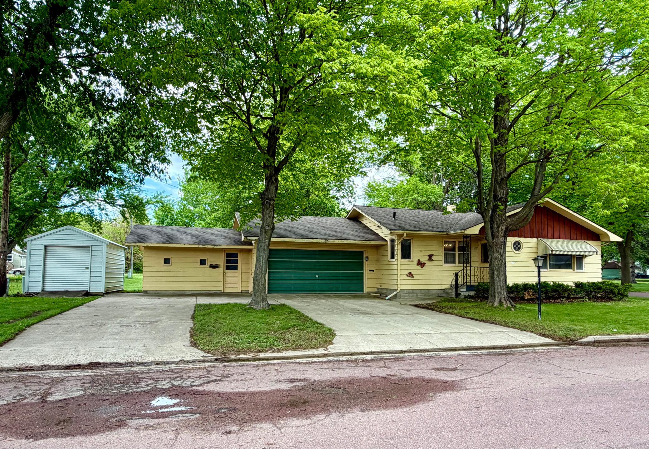 137 2nd Street East Tracy, MN 56175 - Photo 3 of 33