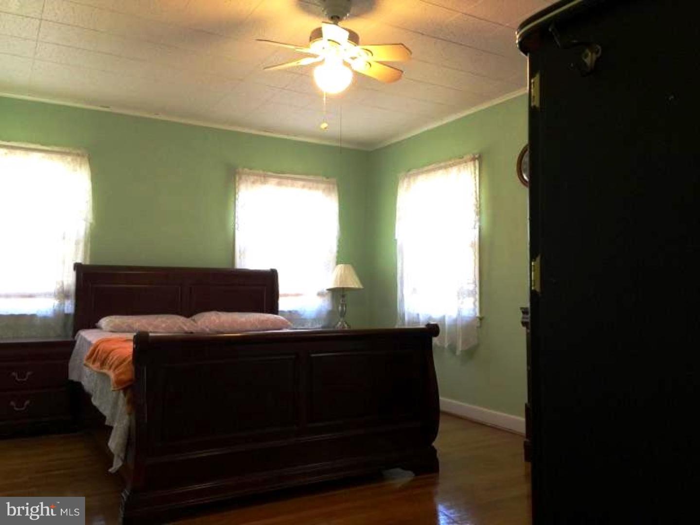 22 Johns Road Cheltenham, PA 19012 - Photo 13 of 21 Bedroom - Main