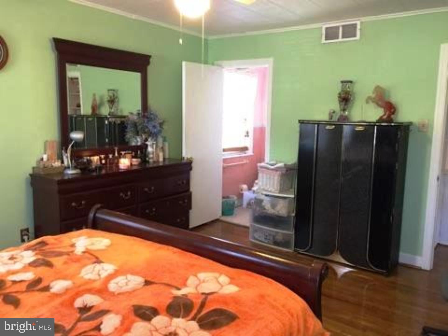 22 Johns Road Cheltenham, PA 19012 - Photo 14 of 21 Bedroom - Main