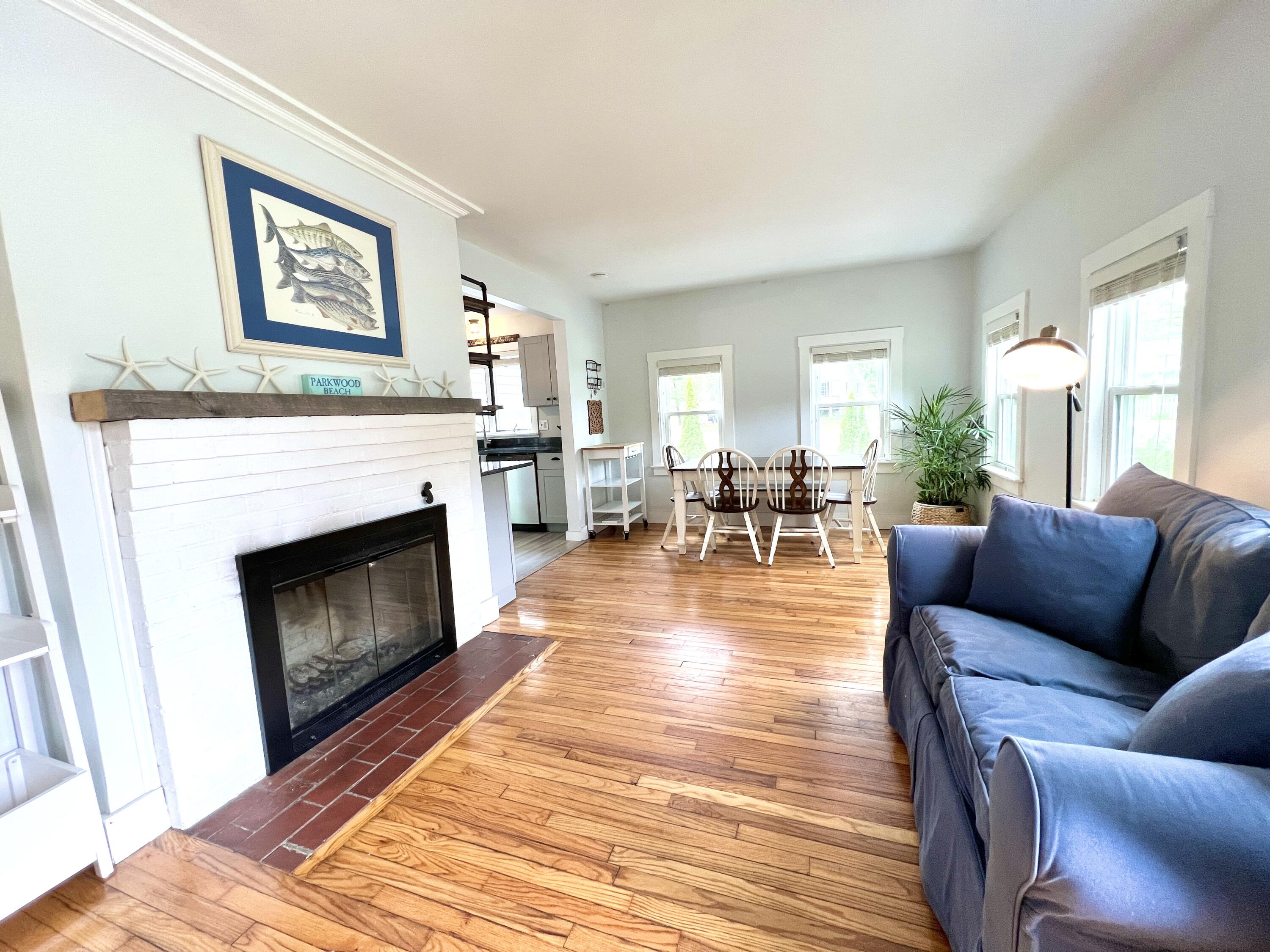 1 Diamond Avenue Wareham, MA 02571 - Photo 4 of 37 Living Room