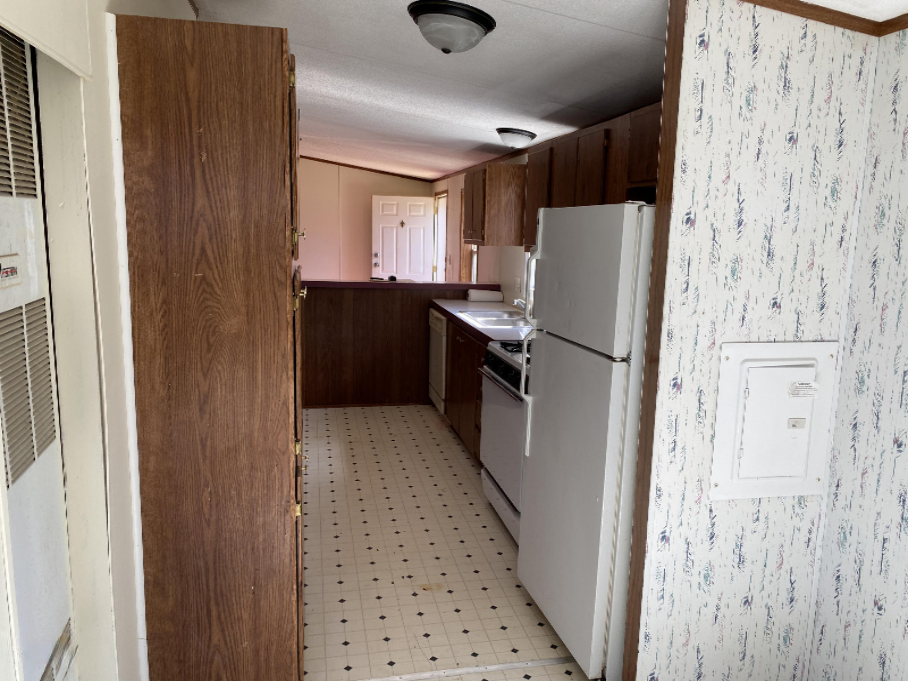 5761 South Ainger Road Olivet, MI 49076 - Photo 4 of 19 IMG_1731