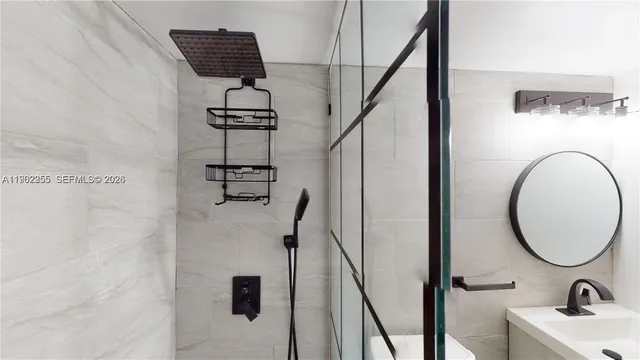 $2,350 | 453 Southwest 2nd Street, Unit 304C, Miami, FL 33130