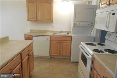 14481 Golden Oak Road Centreville, VA 20121 - Photo 2 of 20 Kitchen