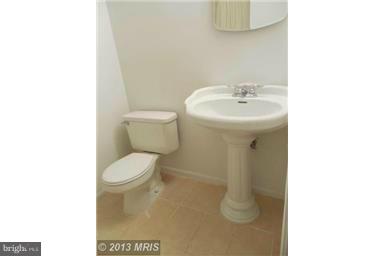 14481 Golden Oak Road Centreville, VA 20121 - Photo 9 of 20 Bath