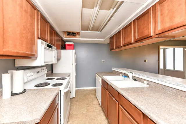 $120,000 | 5034 Allisonville Road, Unit C, Indianapolis, IN 46205