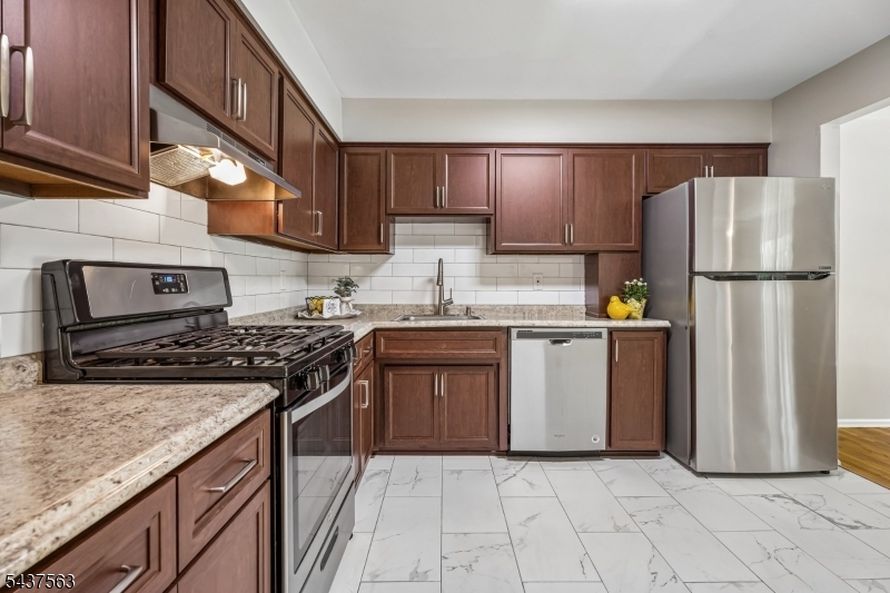 6B John F Goellner Drive, Unit 6B Raritan, NJ 08869 - Photo 4 of 34